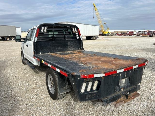 Ford F-350 平ボディー