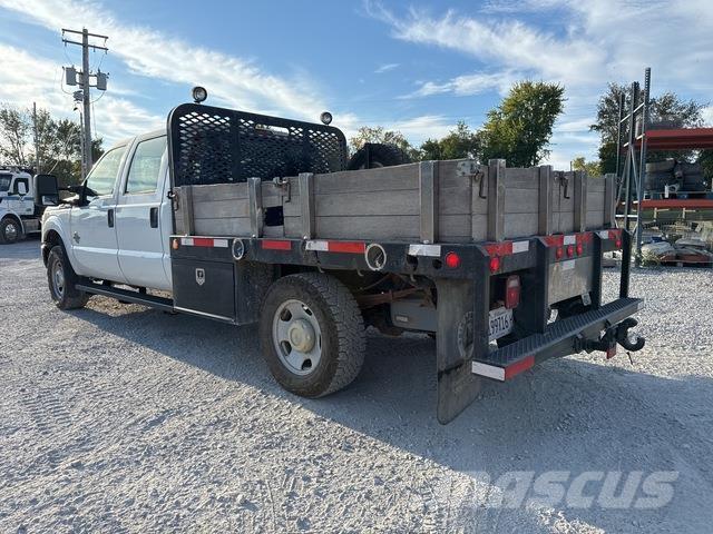 Ford F-350 平ボディー