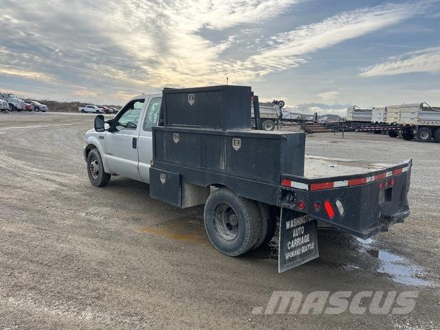 Ford F-350 平ボディー