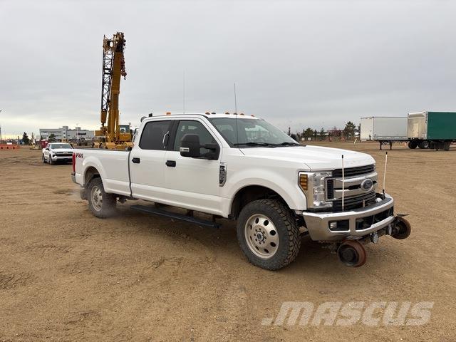 Ford F-350 XL ピックアップ／ドロップサイド