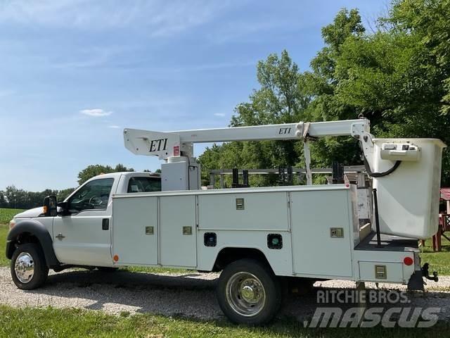 Ford F-450 トラック高所作業車