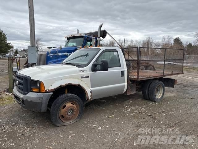 Ford F-450 平ボディー