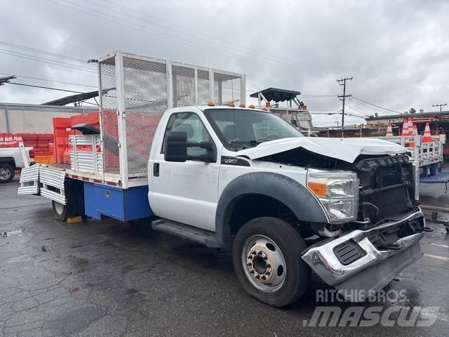 Ford F-450 平ボディー