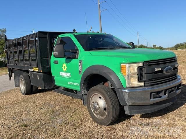 Ford F-450 平ボディー