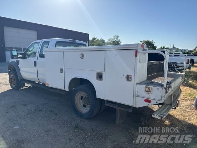 Ford F-450 多目的／汎用車両