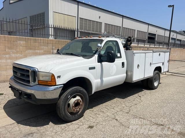 Ford F-450 多目的／汎用車両