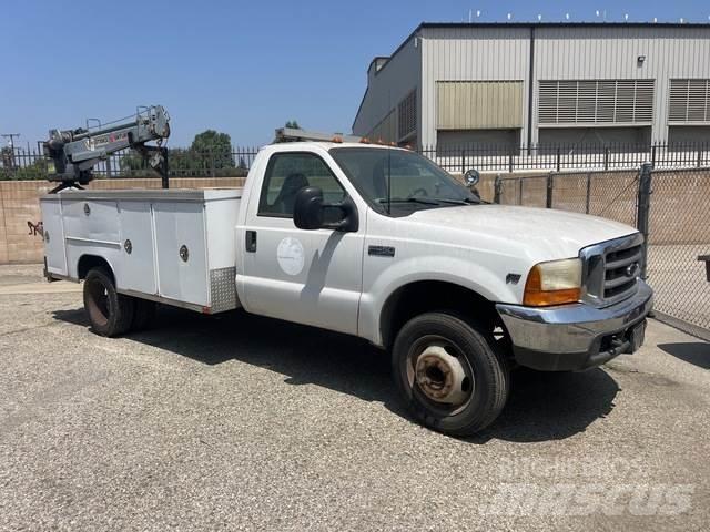 Ford F-450 多目的／汎用車両
