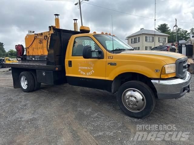 Ford F-450 平ボディー