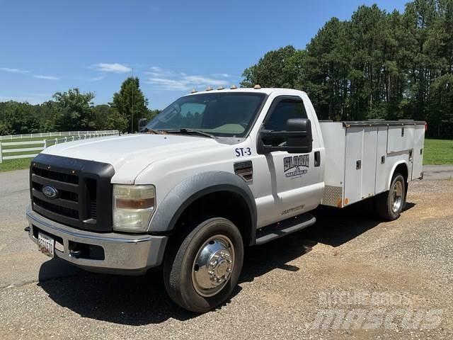 Ford F-450 多目的／汎用車両