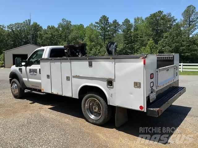 Ford F-450 多目的／汎用車両