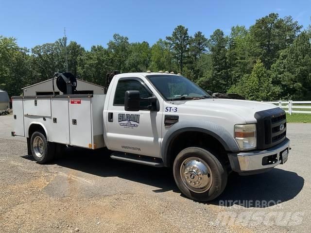Ford F-450 多目的／汎用車両