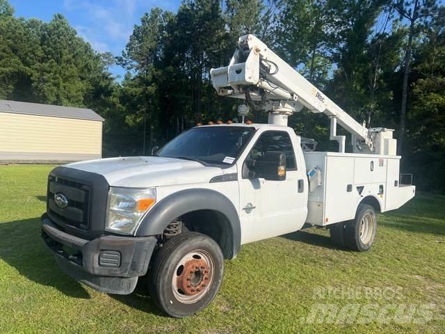 Ford F-450 トラック高所作業車
