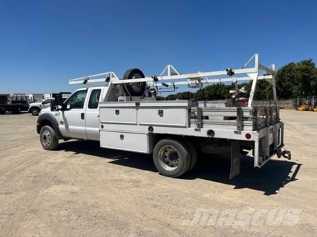 Ford F-450 平ボディー