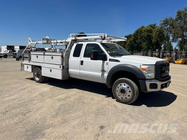 Ford F-450 平ボディー