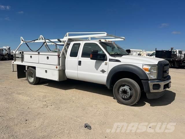 Ford F-450 平ボディー