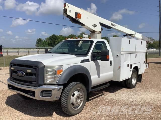 Ford F-450 トラック高所作業車