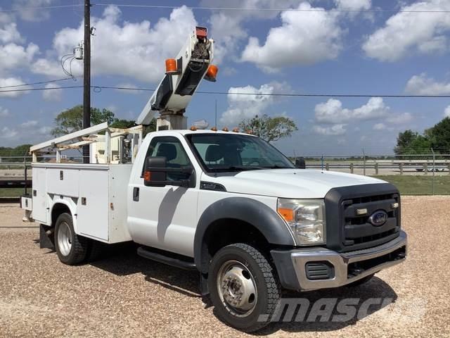 Ford F-450 トラック高所作業車