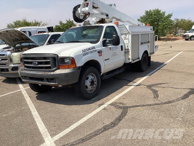 Ford F-450 トラック高所作業車