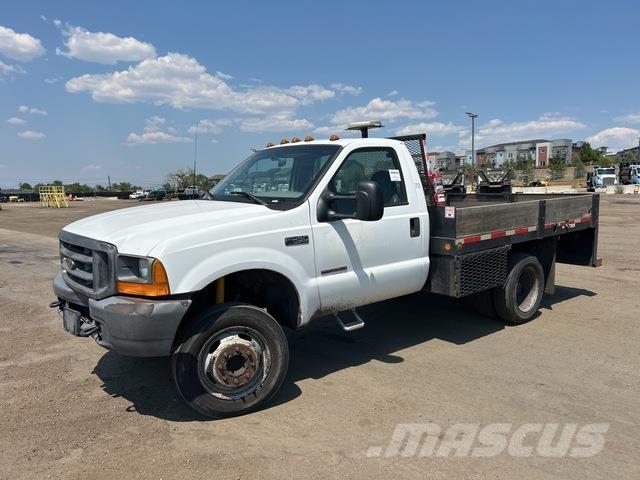 Ford F-450 平ボディー