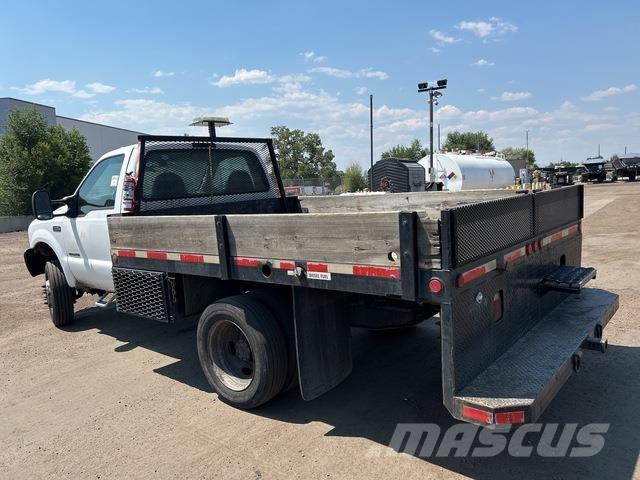 Ford F-450 平ボディー