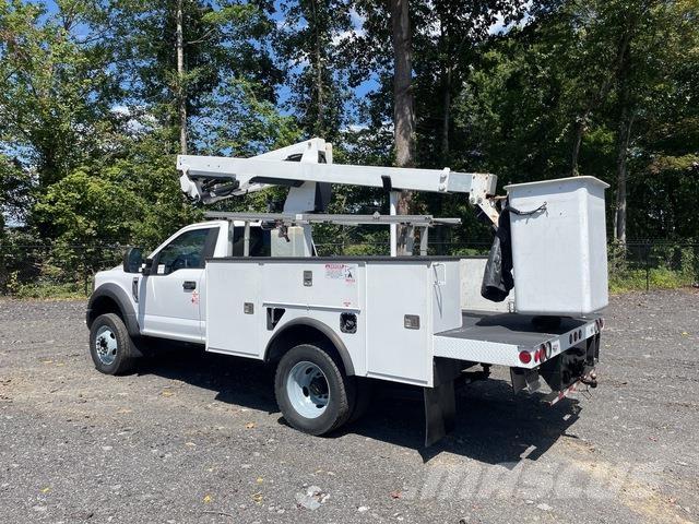 Ford F-450 トラック高所作業車