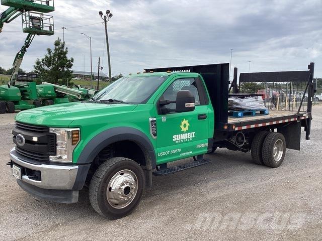 Ford F-450 平ボディー