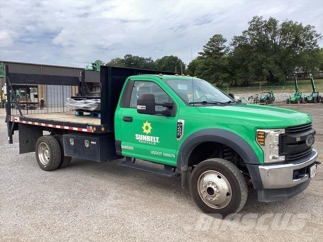Ford F-450 平ボディー