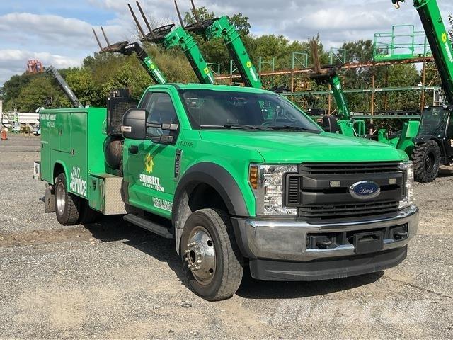 Ford F-450 多目的／汎用車両