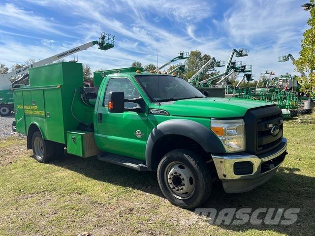 Ford F-450 多目的／汎用車両