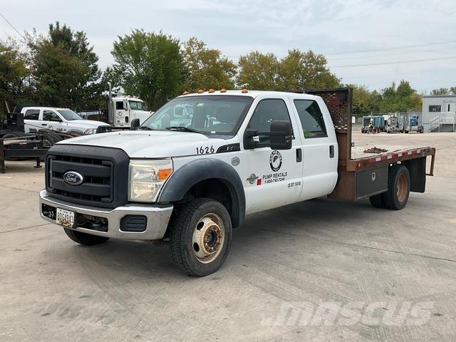 Ford F-450 平ボディー