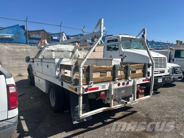 Ford F-450 平ボディー