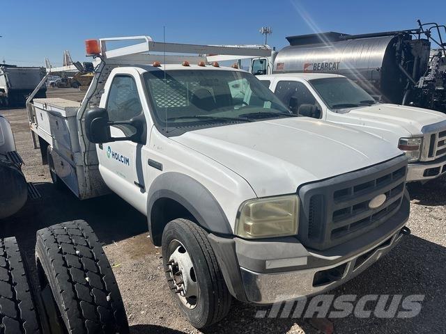 Ford F-450 平ボディー