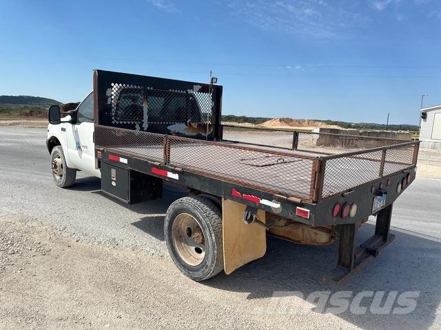 Ford F-450 平ボディー