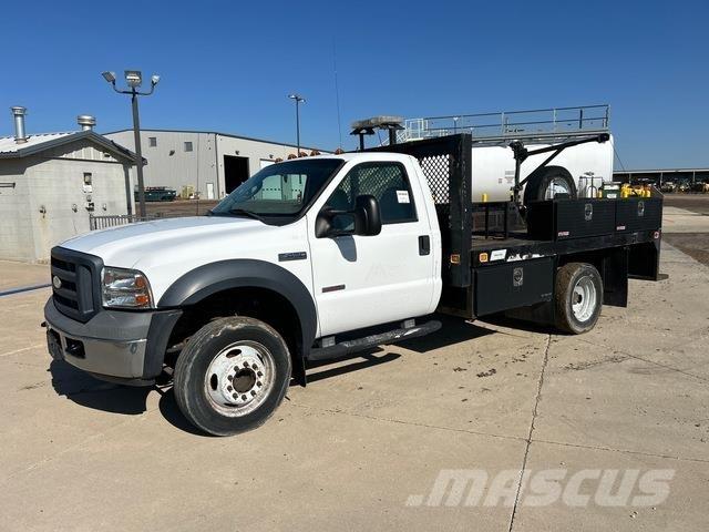 Ford F-450 平ボディー