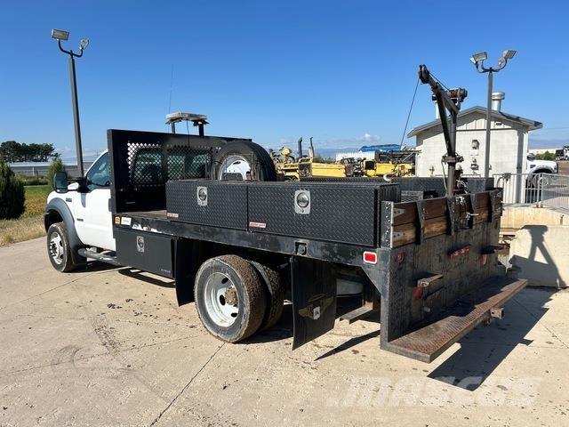 Ford F-450 平ボディー