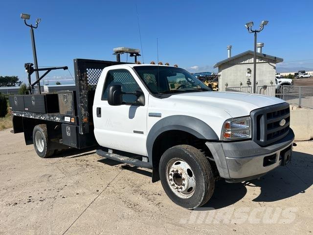 Ford F-450 平ボディー