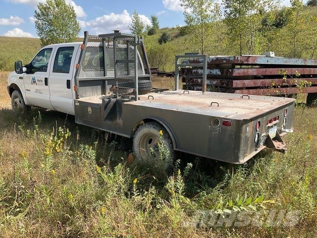 Ford F-450 平ボディー