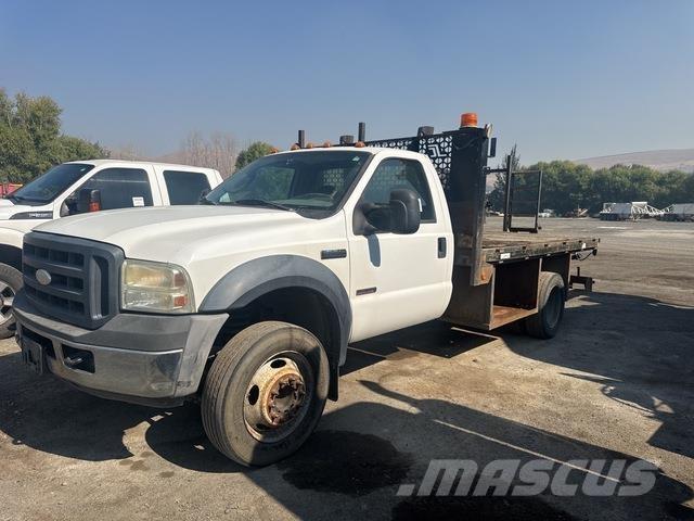 Ford F-450 平ボディー