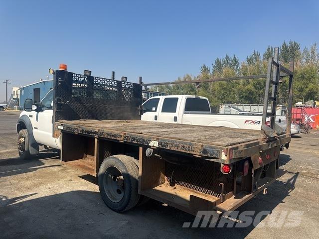 Ford F-450 平ボディー