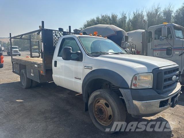 Ford F-450 平ボディー