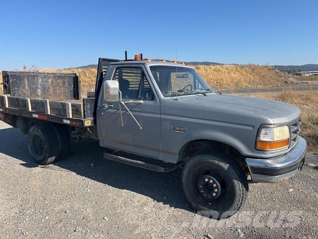 Ford F-450 平ボディー