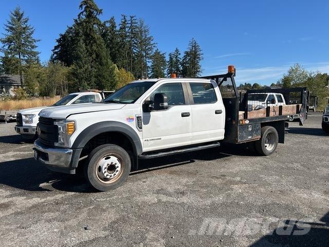 Ford F-450 平ボディー