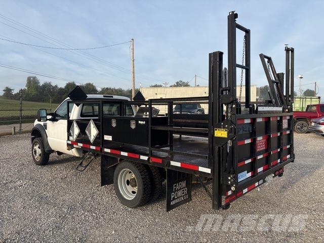 Ford F-450 平ボディー