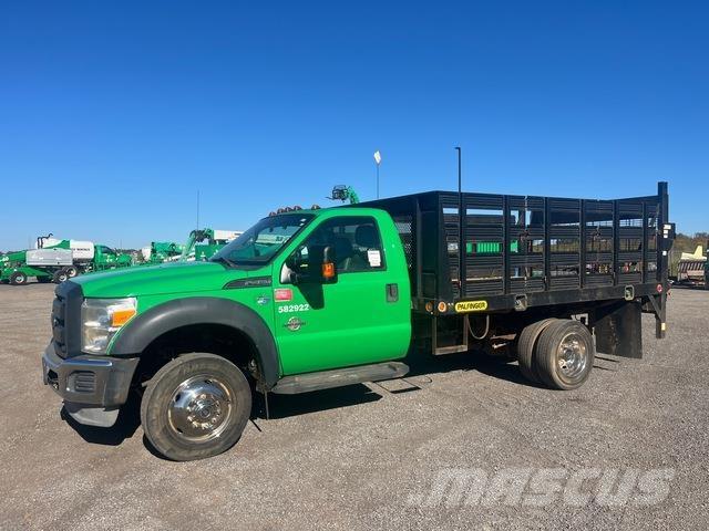 Ford F-450 平ボディー