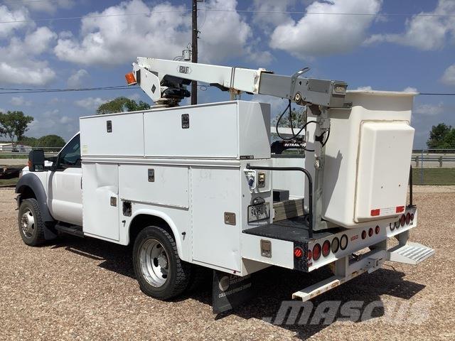 Ford F-450 トラック高所作業車