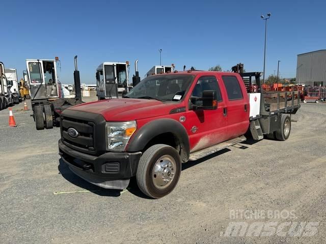 Ford F-550 平ボディー