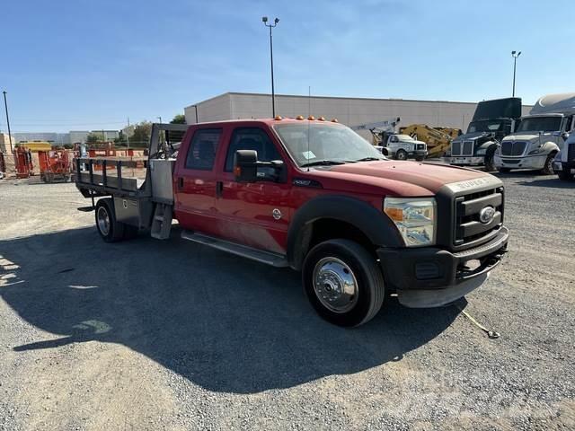 Ford F-550 平ボディー