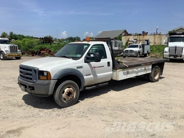 Ford F-550 平ボディー