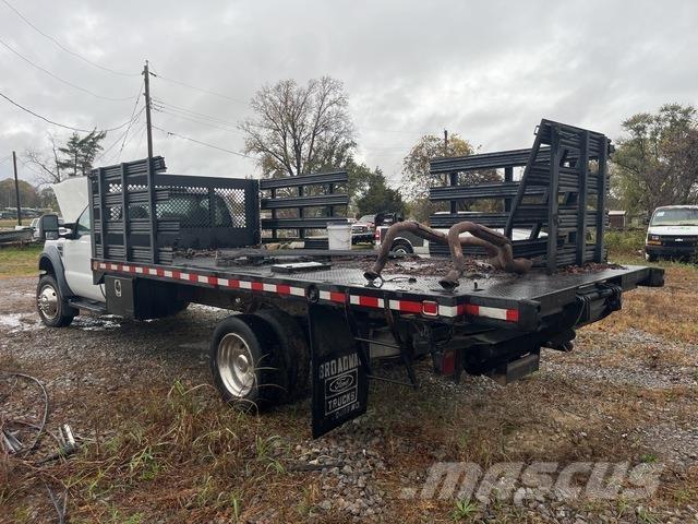 Ford F-550 平ボディー