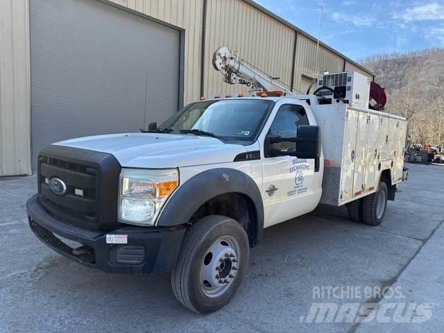 Ford F-550 多目的／汎用車両